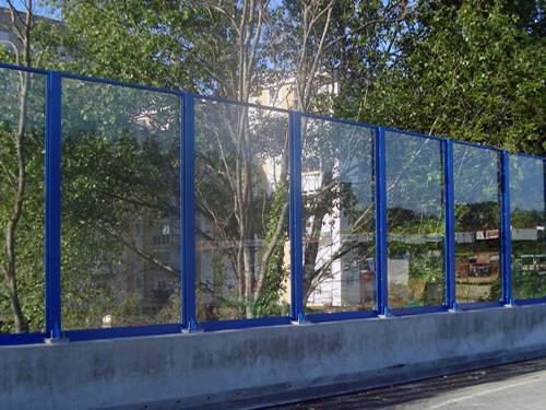 polycarbonate-noise-barrier