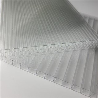 Prozirni krovni panel od polikarbonata
